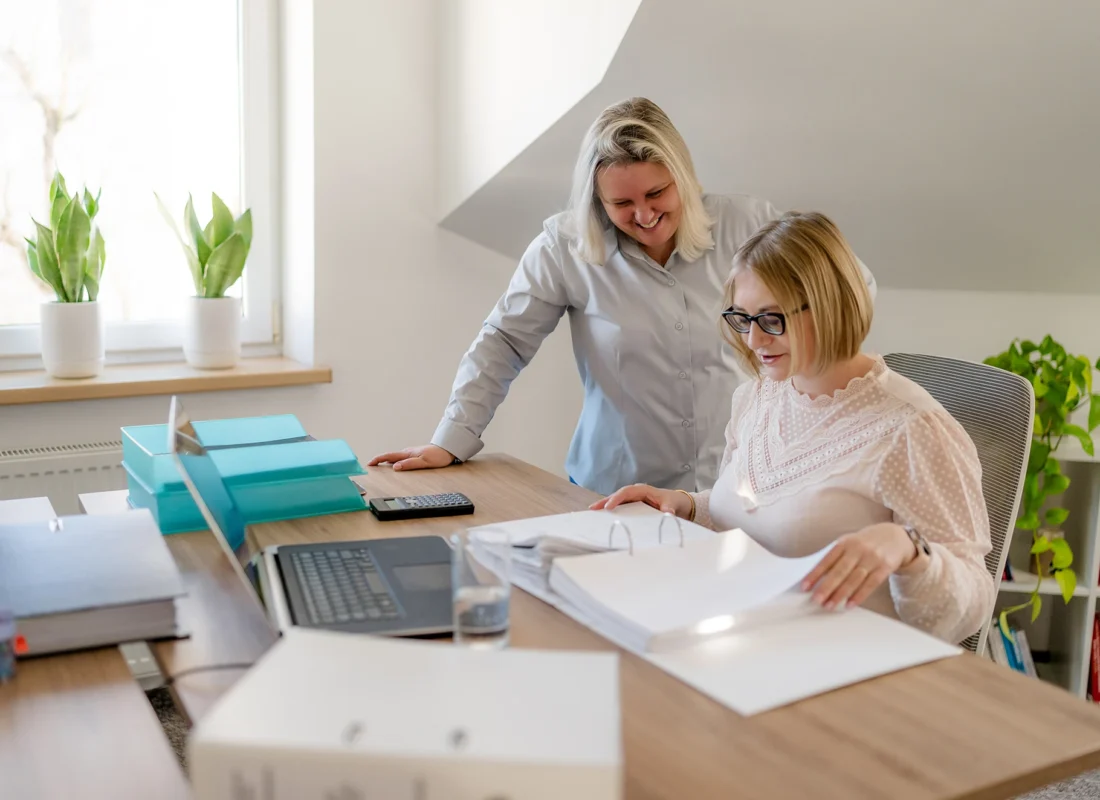 Spotkanie w biurze rachunkowym w Mielcu – omawianie dokumentów kadrowych.